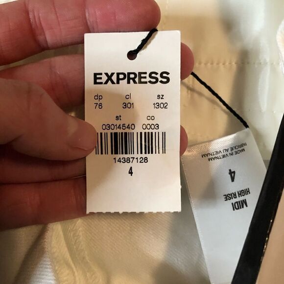 NWT! High rise midi linen blend shorts - Picture 7 of 11